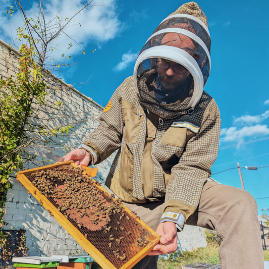 Professional Triple Layer Ventilated Beekeeping Suit front view