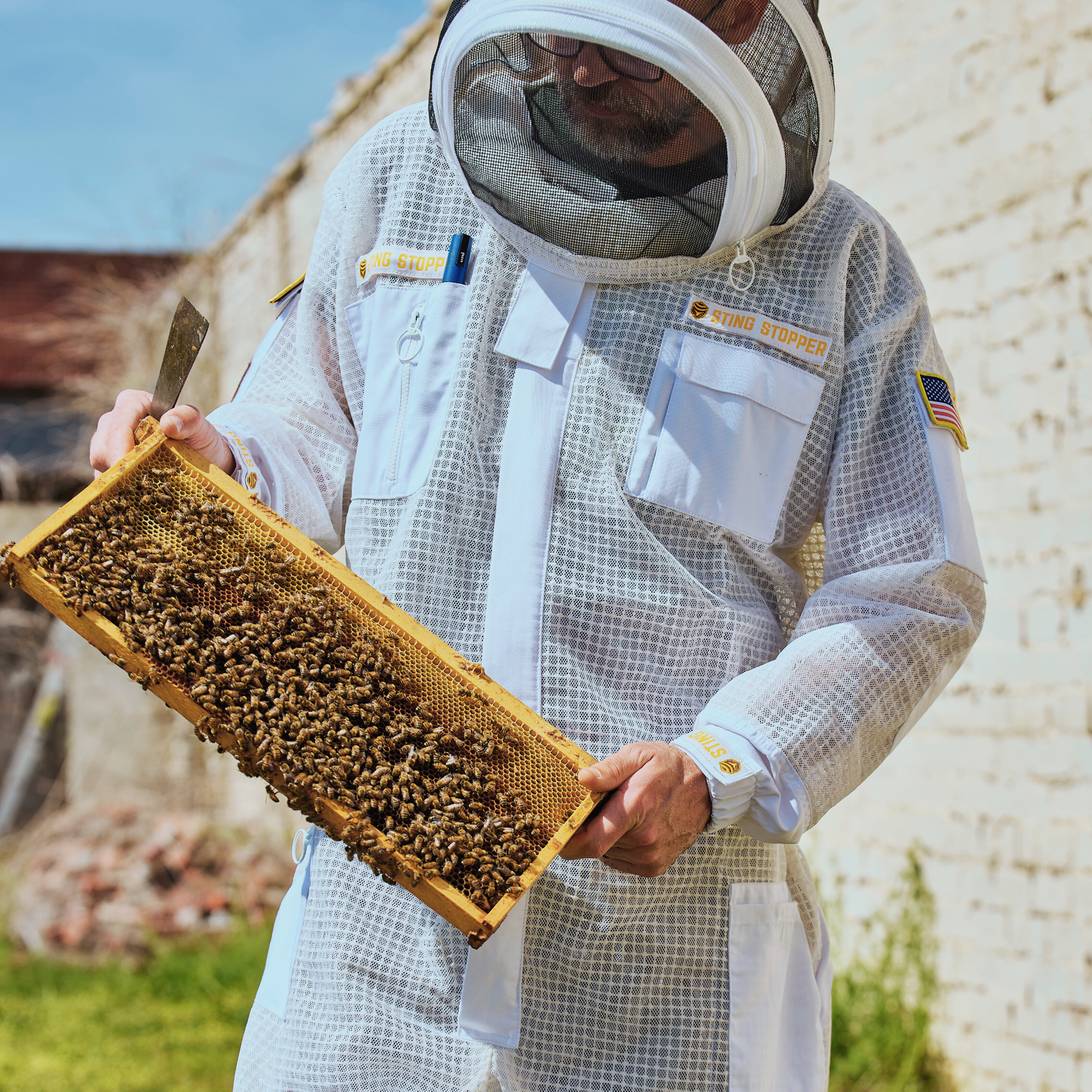 Sting Stopper ventilated beekeeping suit  white front view